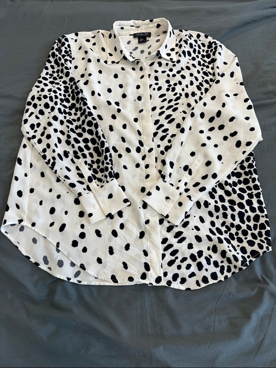 Rachel Zoe Tops - Rachel Zoe Black and White Dalmatian Print Button-Up Shirt (L)
